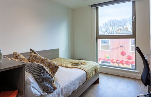 Silver En Suite
